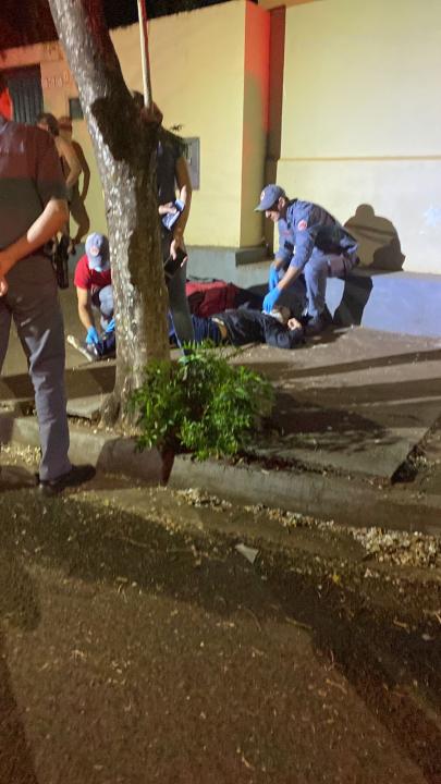 Foto 3 de 4 — Acidente entre moto e carro deixa entregador ferido em Araraquara
